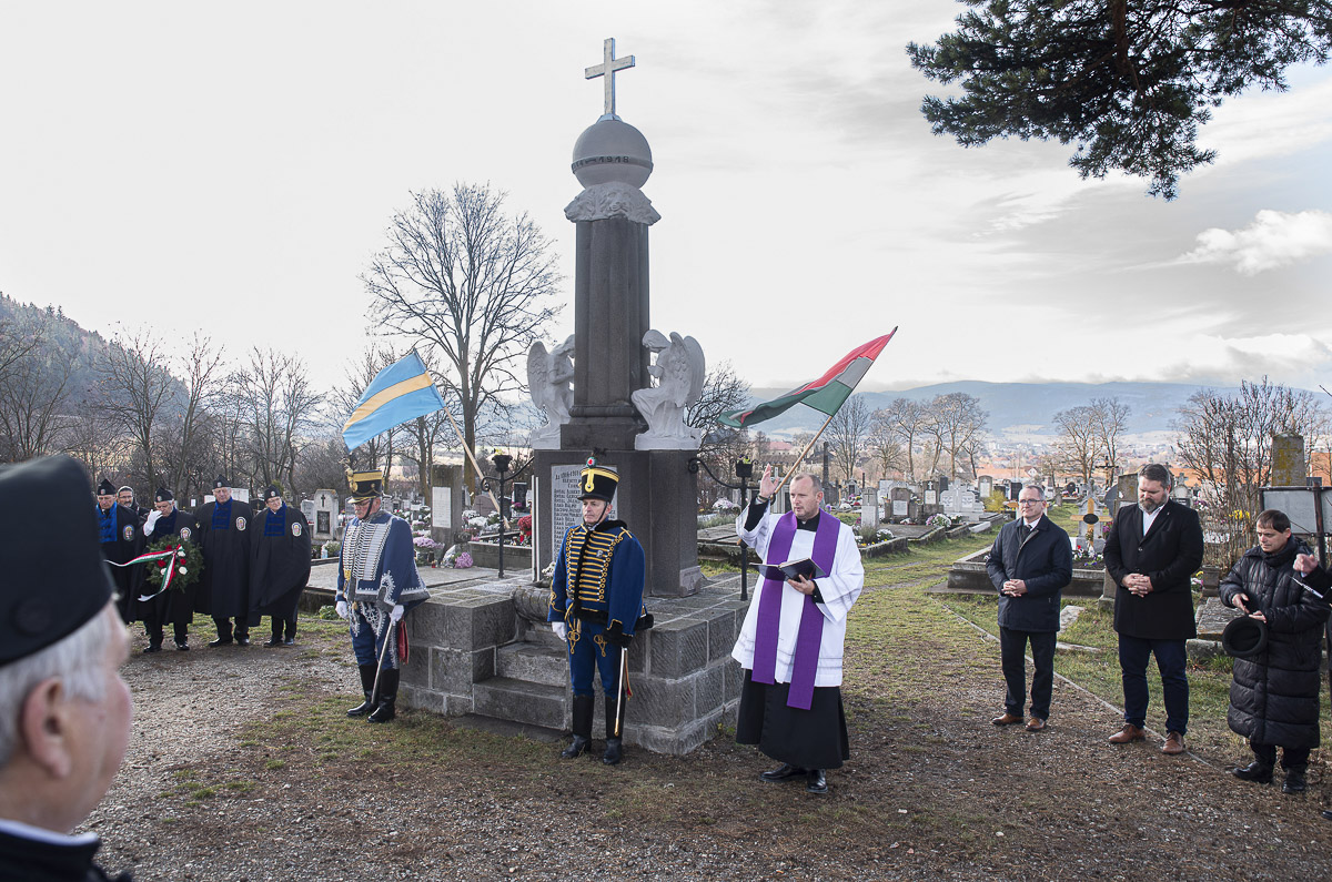 A felújított csobotfalvi emlékműnél tartottak megemlékezést